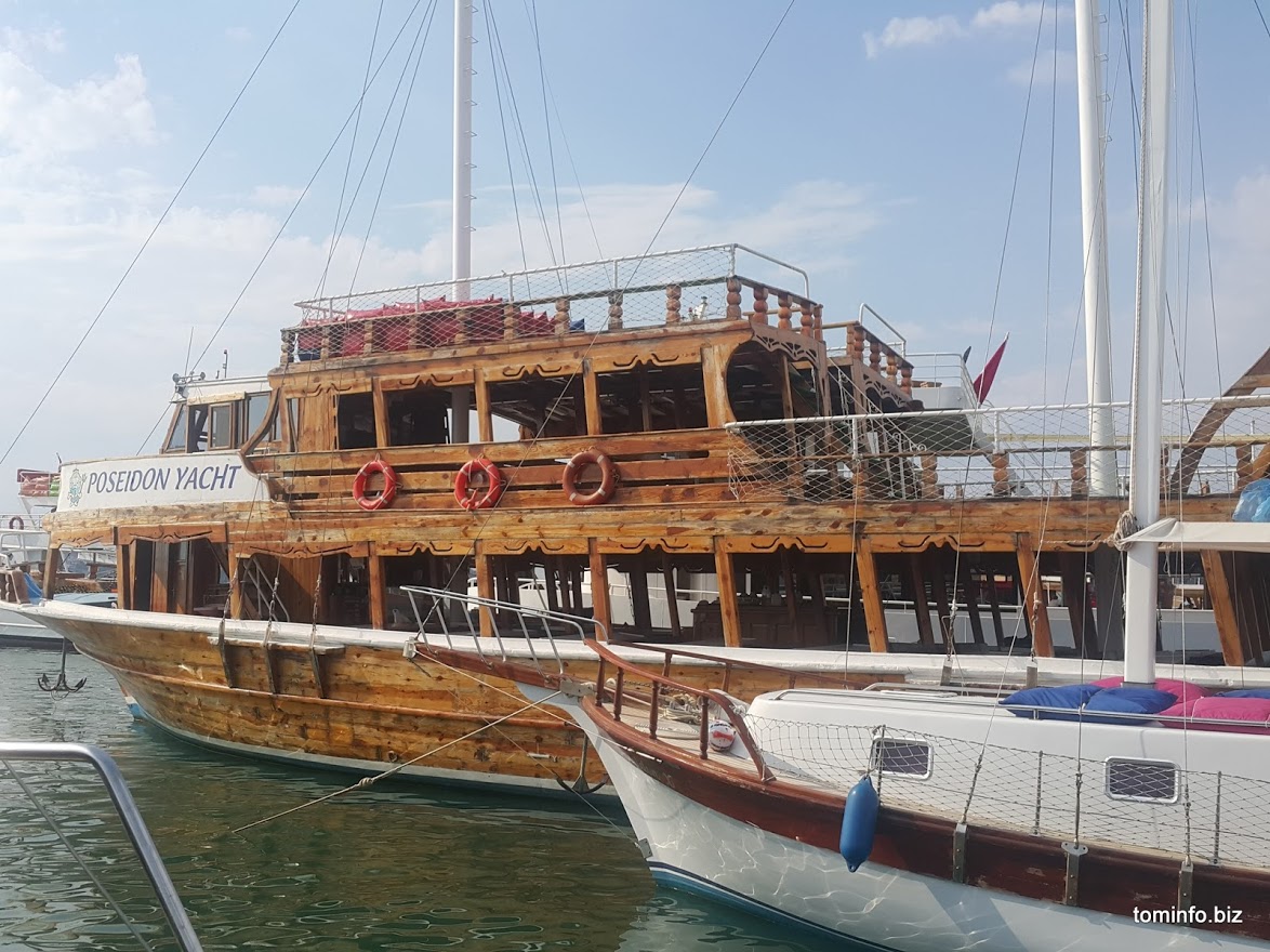 Holzboote Ausflugsboote Ayvalik